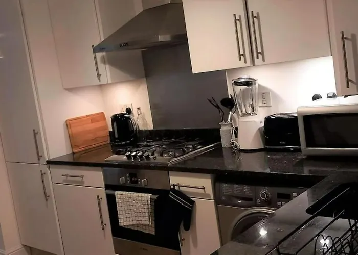 2 Bedroom Victorian Garden Flat