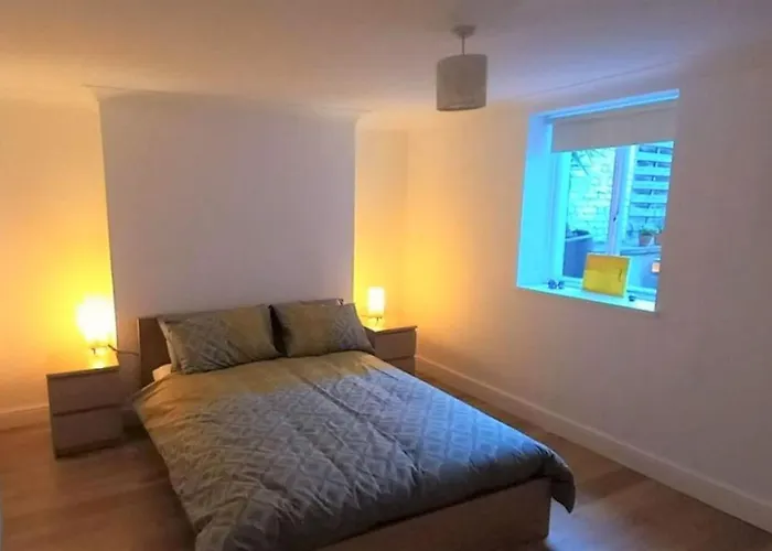 2 Bedroom Victorian Garden Flat